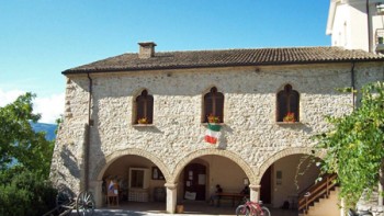 Cà Montagna building