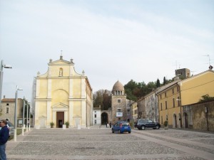 Piazza Castello Solferino Colline Moreniche