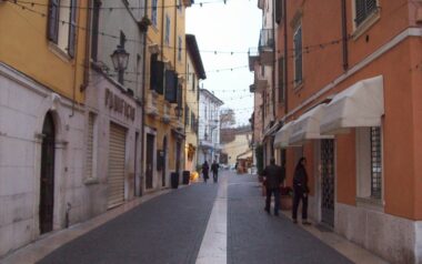 Peschiera-del-Garda-via-Roma-a.78 [800×600]