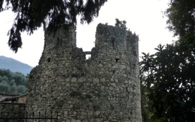 Arco – Antica torre in Via Fossa Grande