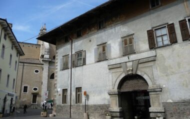 Arco – Palazzo S. Pietro (o Marchetti) XV sec
