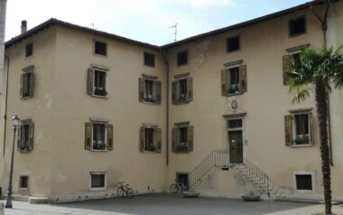 Arco – Piazza delle Canoniche