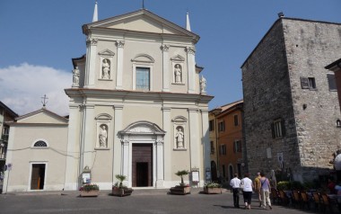 chiesa-di-san-pietro-e-paolo-torri-del-benaco