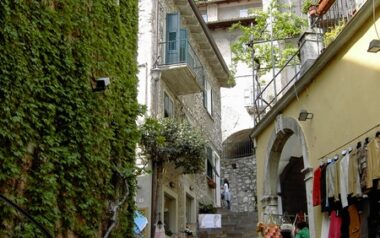 limone-Eine-der-vielen-Gassen