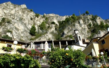 limone-Leben-unter-den-Felsen
