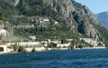 Limone- alte Limonaias am Seeufer