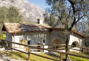 Chiesa San Pietro in oliveto Limone