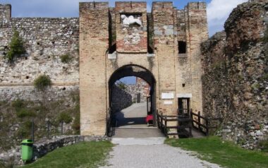 lonato-ingresso-alla-rocca