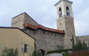 polpenazze-municipio-e-torre-campanaria-frabet [800×600]